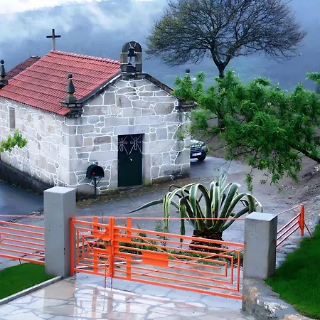Quinta Santa Marinha Farm stay *