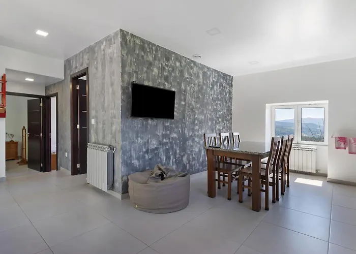 Quinta Santa Marinha 农家乐 *